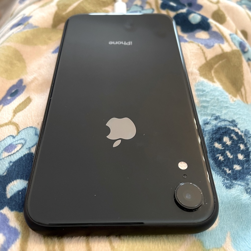 Apple iphone xr black 64gb at&t